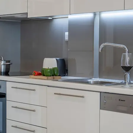 Appartement Luxurioeses Mit Einem Schlafzimmer Direkt Am Wasser, Meerblick Kivérion