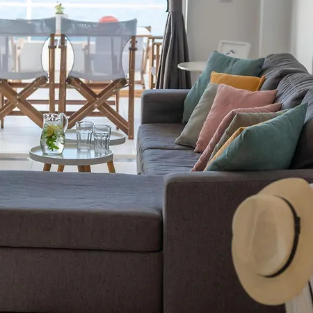 Luxurioeses Mit Einem Schlafzimmer Direkt Am Wasser, Meerblick * Kivérion
