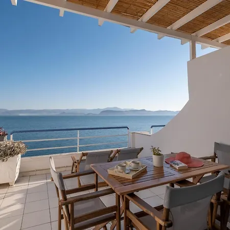 Luxurioeses Mit Einem Schlafzimmer Direkt Am Wasser, Meerblick Kivérion